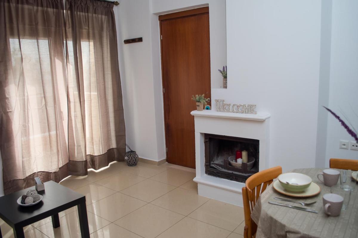 Апартаменти Sun Βy Τhe Sea 100M From The Beach Айя-Пелагія Екстер'єр фото