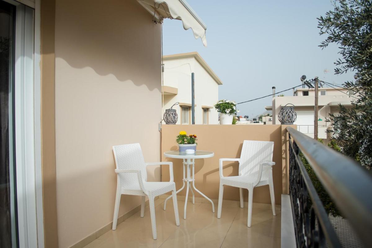 Апартаменти Sun Βy Τhe Sea 100M From The Beach Айя-Пелагія Екстер'єр фото