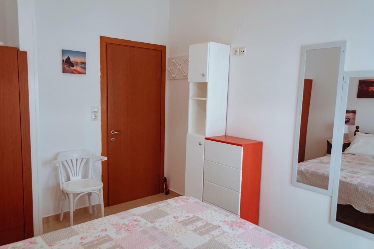 Апартаменти Sun Βy Τhe Sea 100M From The Beach Айя-Пелагія Екстер'єр фото